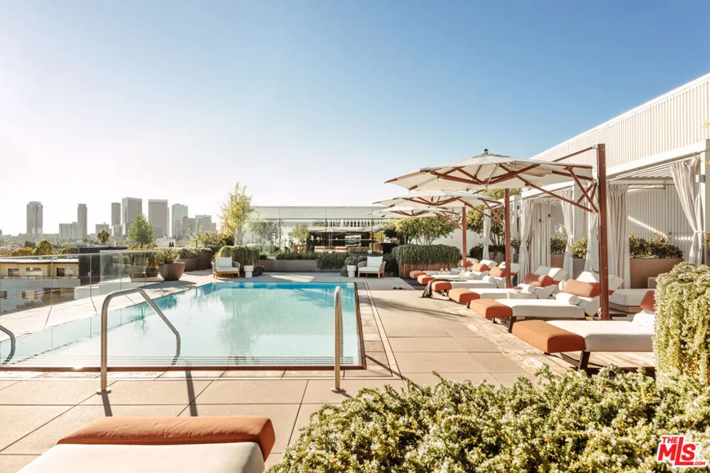 9200 Wilshire Boulevard #PH1E Beverly Hills, CA 90212