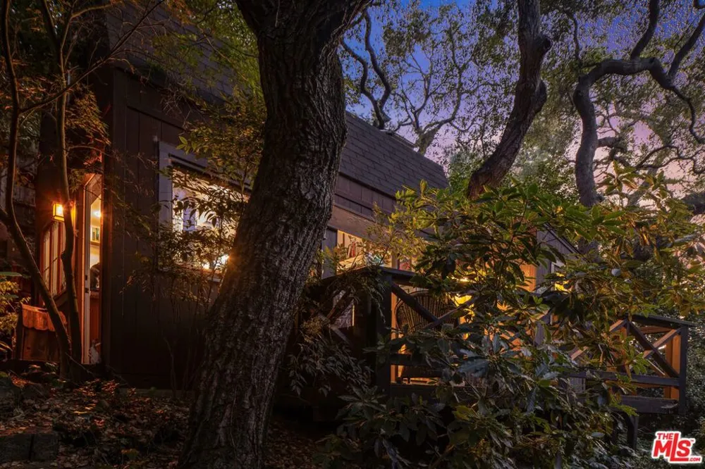 21714 Encina Road Topanga, CA 90290