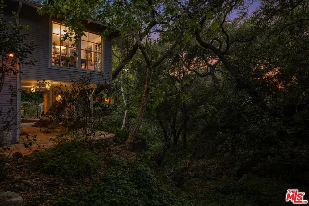 21714 Encina Road Topanga, CA 90290