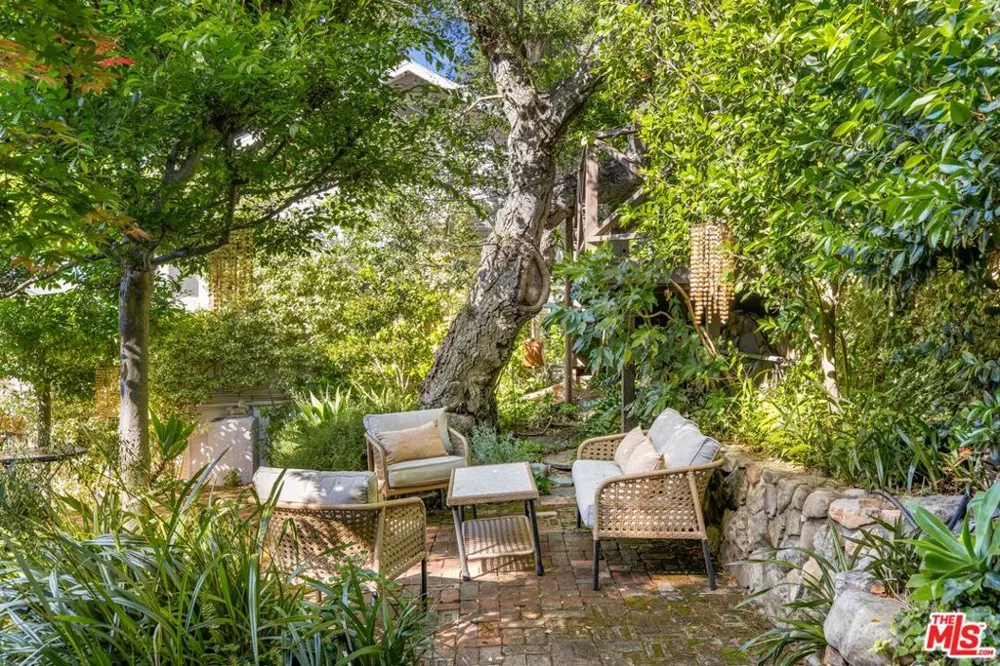 21714 Encina Road Topanga, CA 90290