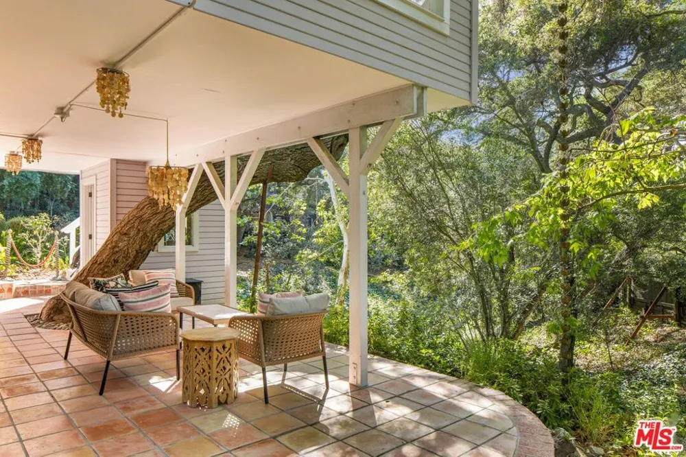 21714 Encina Road Topanga, CA 90290