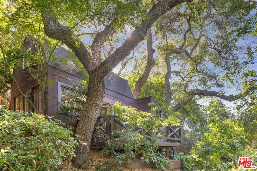 21714 Encina Road Topanga, CA 90290