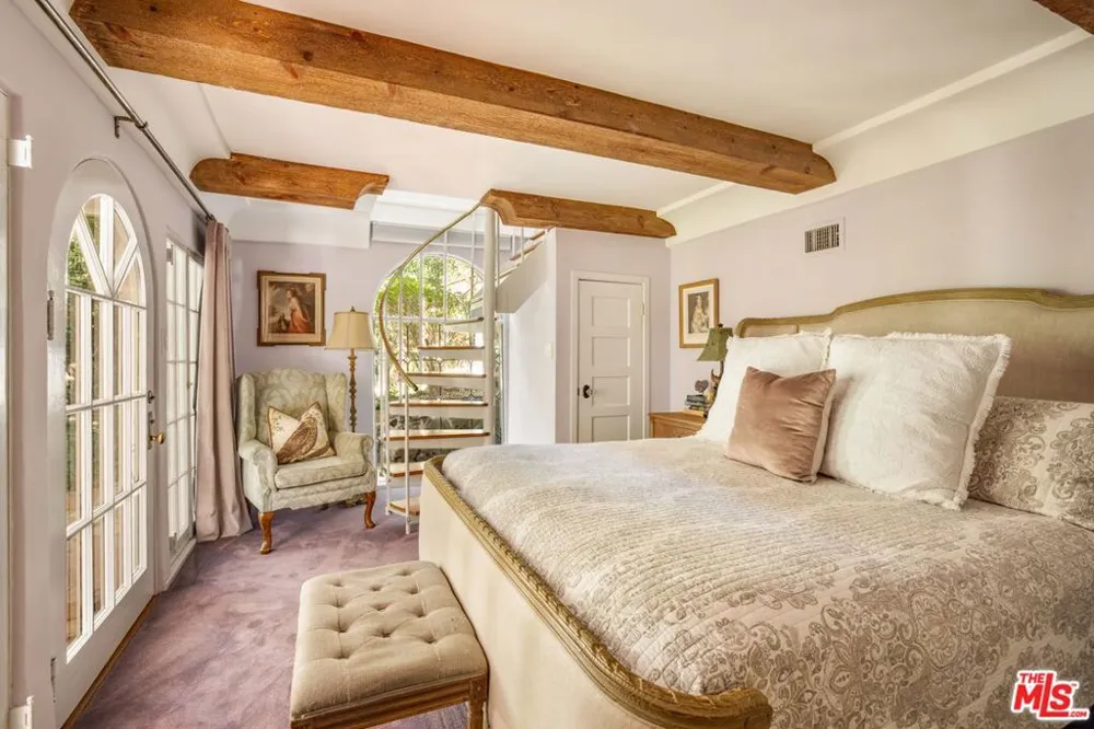 21714 Encina Road Topanga, CA 90290