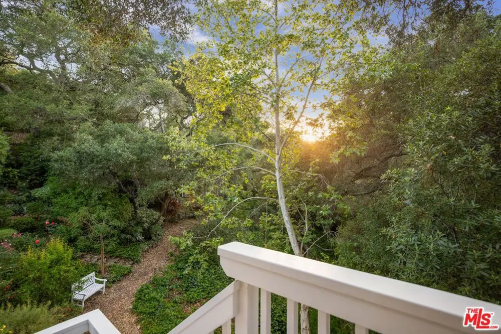 21714 Encina Road Topanga, CA 90290