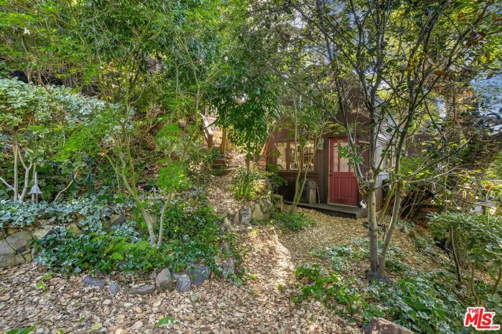 21714 Encina Road Topanga, CA 90290
