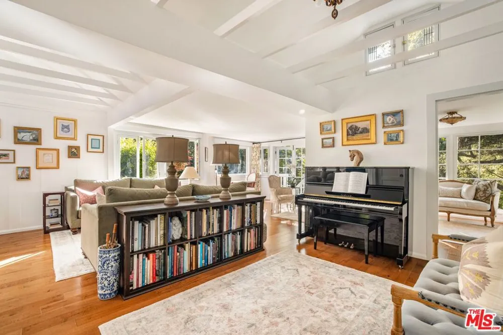 21714 Encina Road Topanga, CA 90290