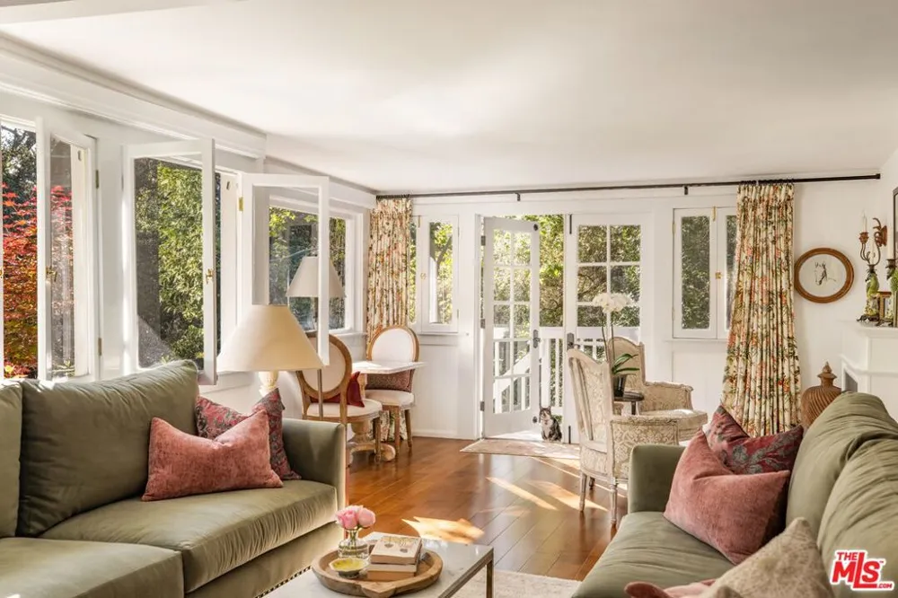 21714 Encina Road Topanga, CA 90290
