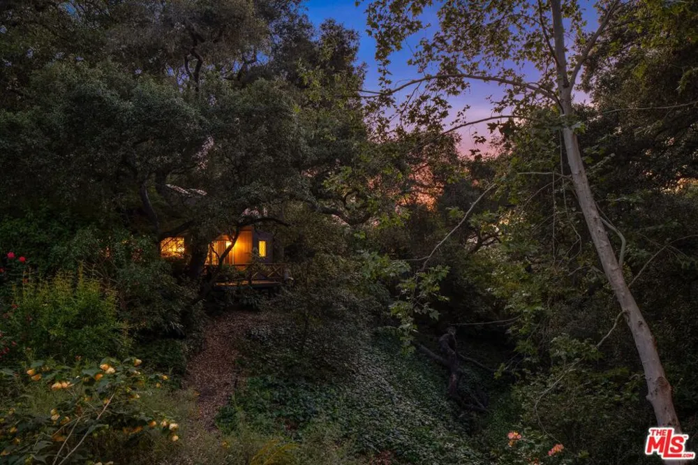 21714 Encina Road Topanga, CA 90290