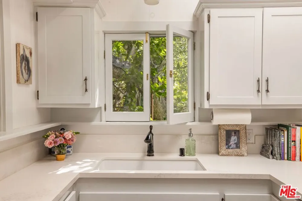 21714 Encina Road Topanga, CA 90290