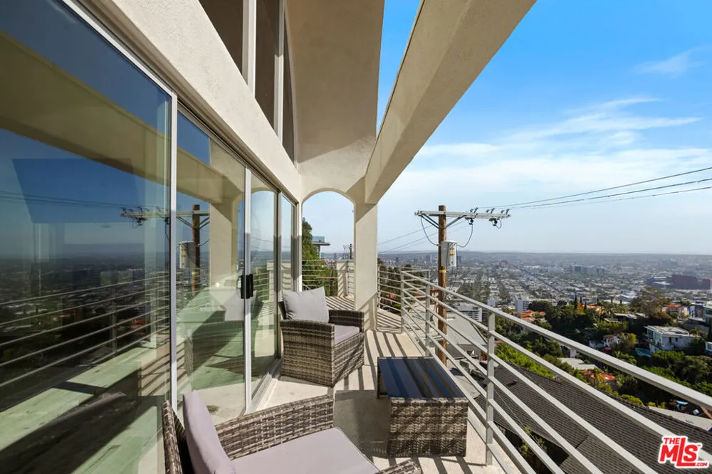 8435 FRANKLIN AVENUE West Hollywood, CA 90069