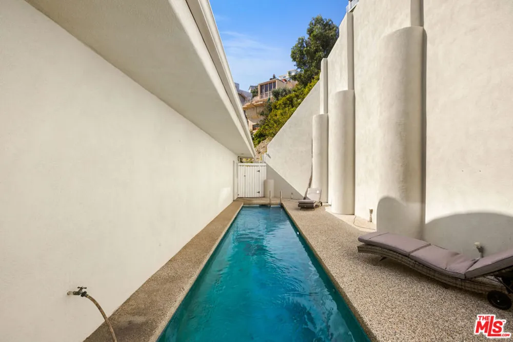 8435 FRANKLIN AVENUE West Hollywood, CA 90069