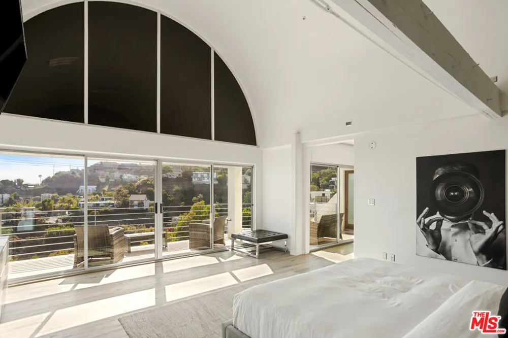 8435 FRANKLIN AVENUE West Hollywood, CA 90069