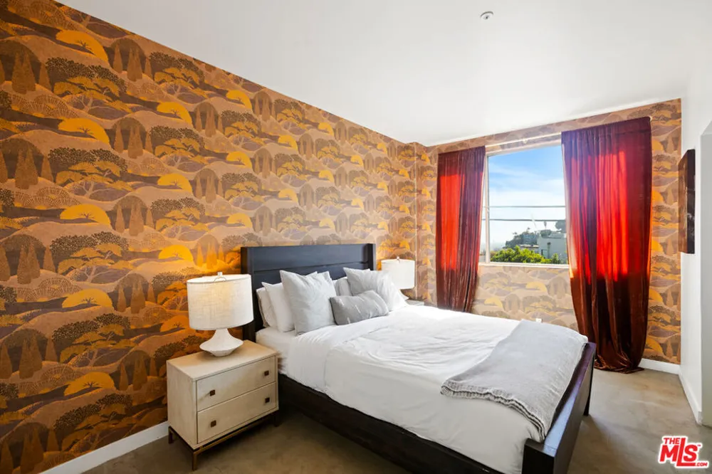 8435 FRANKLIN AVENUE West Hollywood, CA 90069