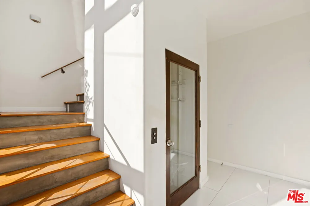 8435 FRANKLIN AVENUE West Hollywood, CA 90069