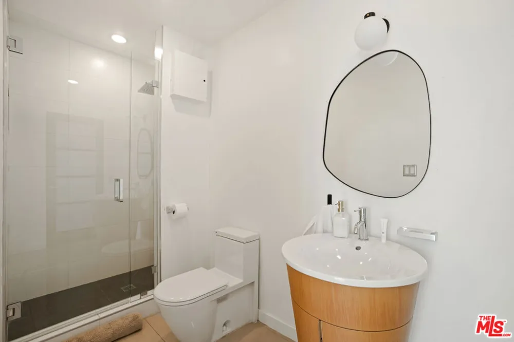 8435 FRANKLIN AVENUE West Hollywood, CA 90069