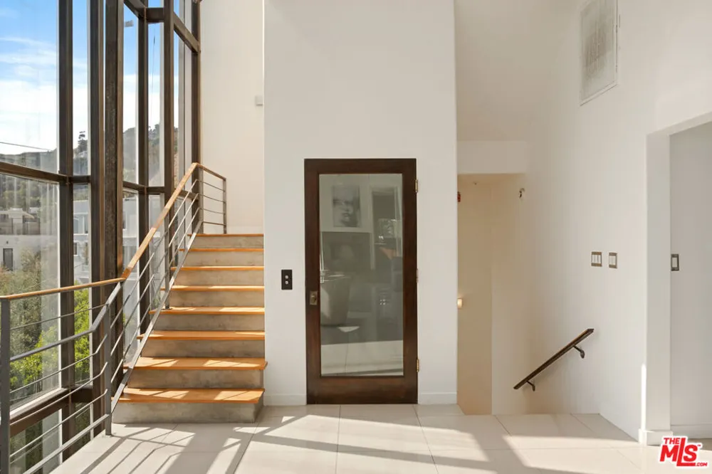 8435 FRANKLIN AVENUE West Hollywood, CA 90069