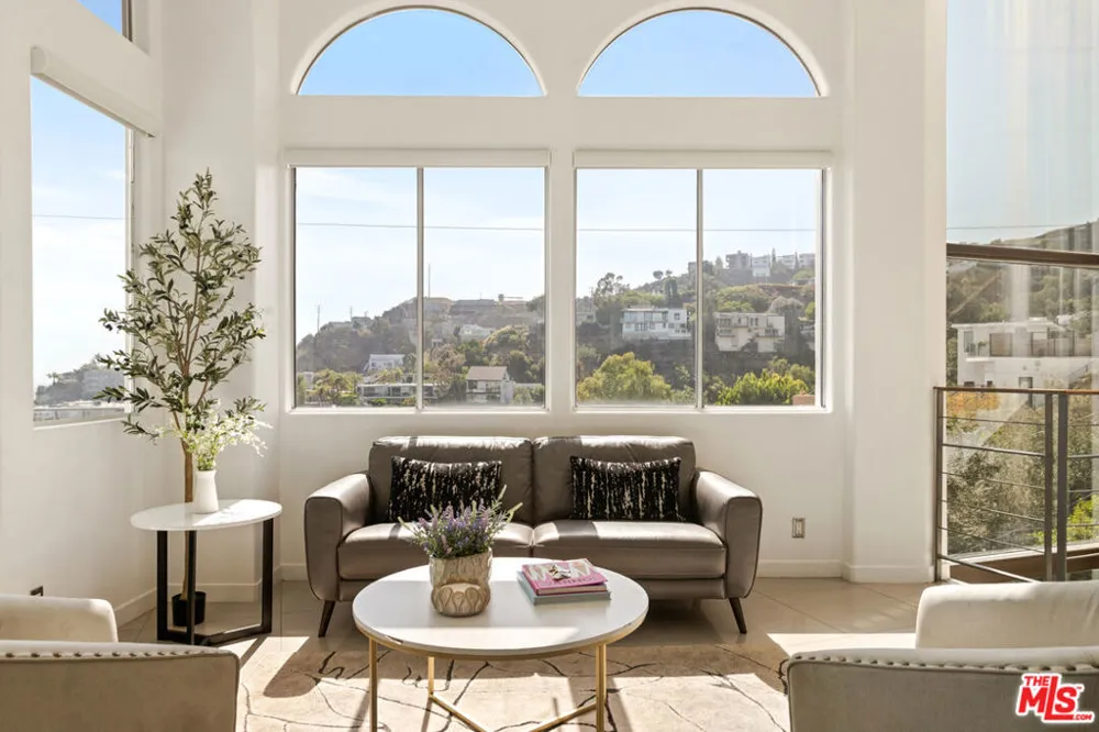 8435 FRANKLIN AVENUE West Hollywood, CA 90069