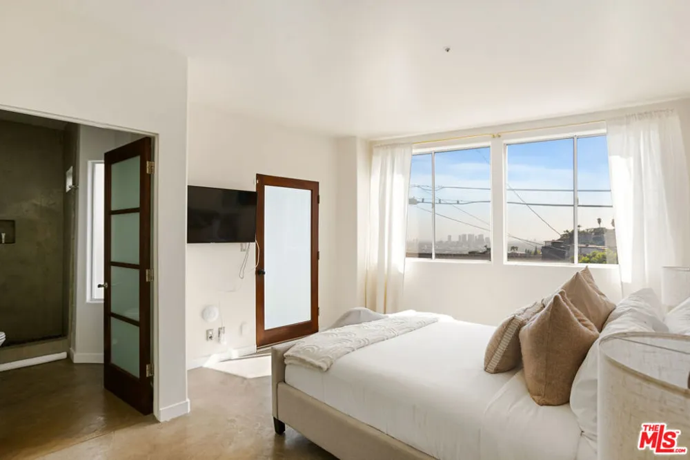 8435 FRANKLIN AVENUE West Hollywood, CA 90069