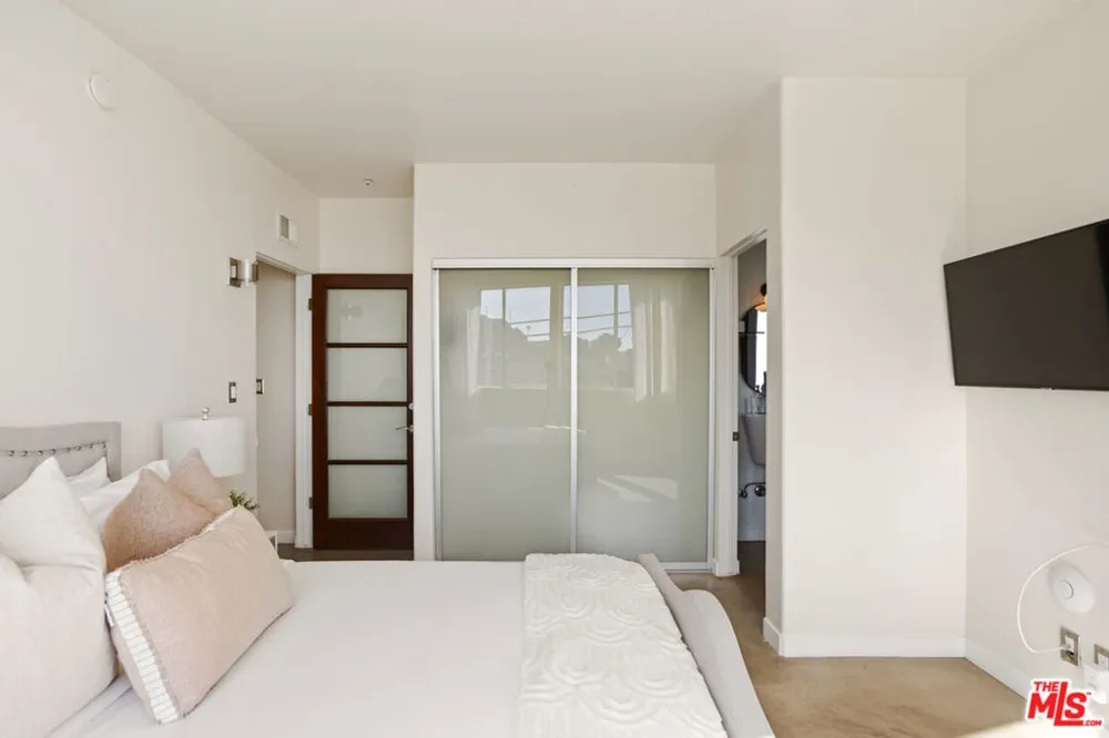 8435 FRANKLIN AVENUE West Hollywood, CA 90069