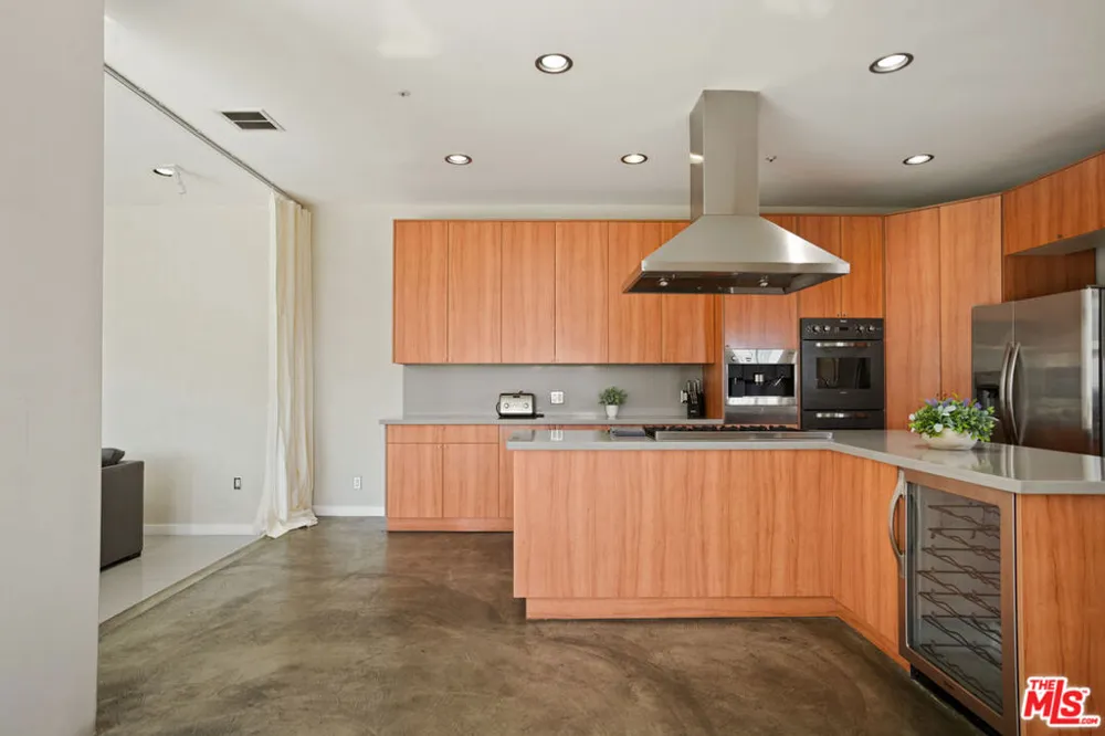 8435 FRANKLIN AVENUE West Hollywood, CA 90069