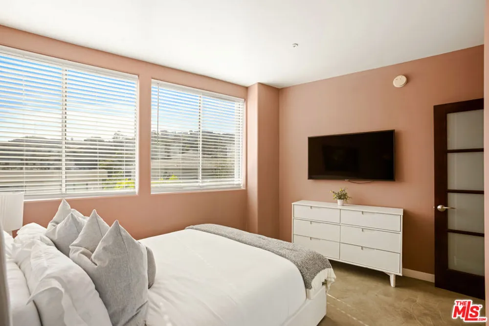 8435 FRANKLIN AVENUE West Hollywood, CA 90069