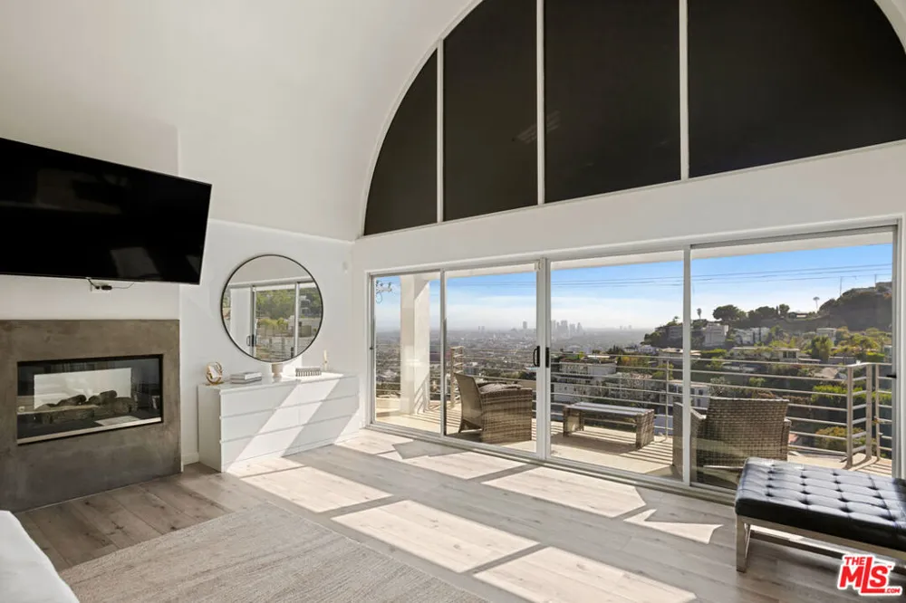 8435 FRANKLIN AVENUE West Hollywood, CA 90069