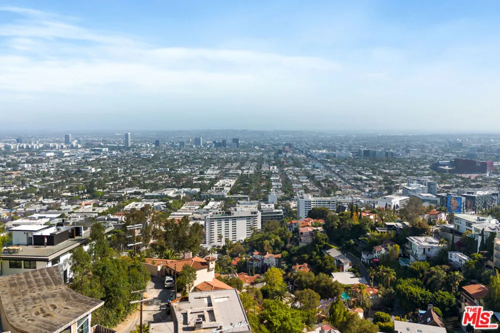 8435 FRANKLIN AVENUE West Hollywood, CA 90069