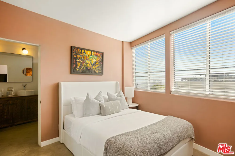 8435 FRANKLIN AVENUE West Hollywood, CA 90069