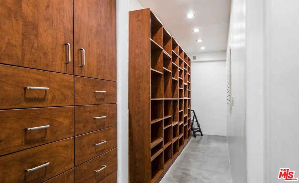 8435 FRANKLIN AVENUE West Hollywood, CA 90069