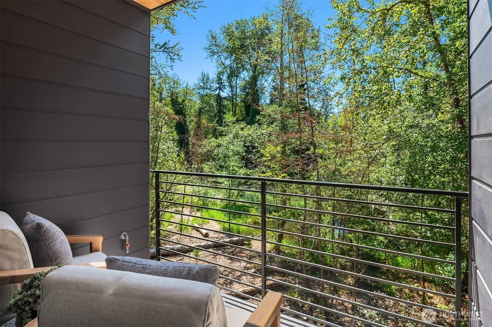14821 HS#11 NE 2nd Court Bellevue, WA 98007