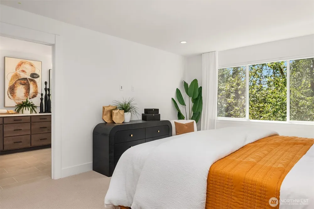 14821 HS#11 NE 2nd Court Bellevue, WA 98007