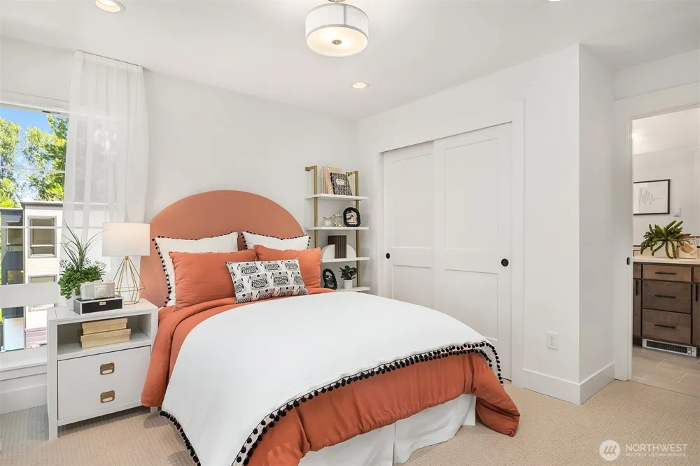 14821 HS#11 NE 2nd Court Bellevue, WA 98007