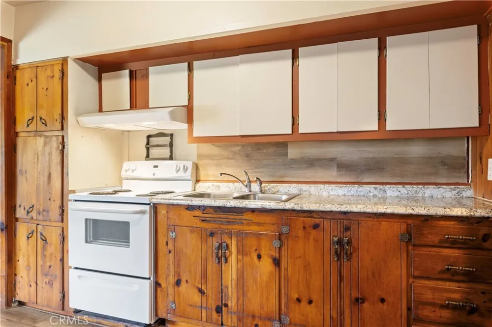 2600 Lakeshore Upper Lake, CA 95485