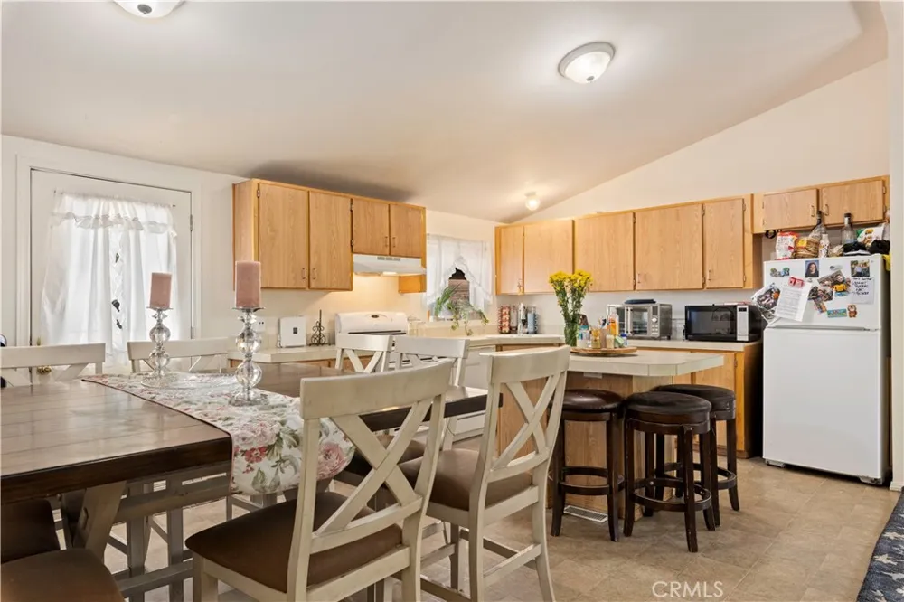 2600 Lakeshore Upper Lake, CA 95485
