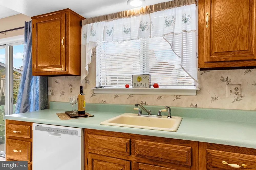 376 STIRLING DRIVE Monroe Township, NJ 08831