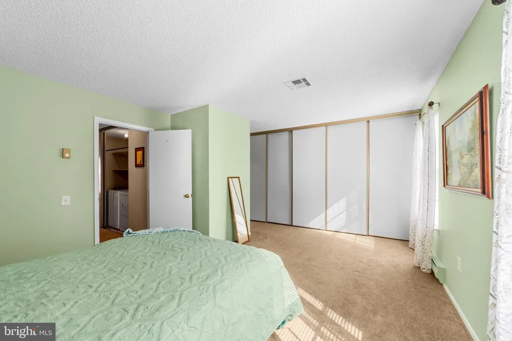 376 STIRLING DRIVE Monroe Township, NJ 08831