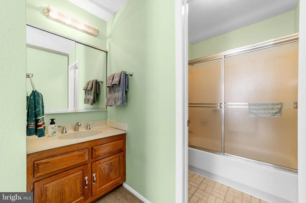 376 STIRLING DRIVE Monroe Township, NJ 08831