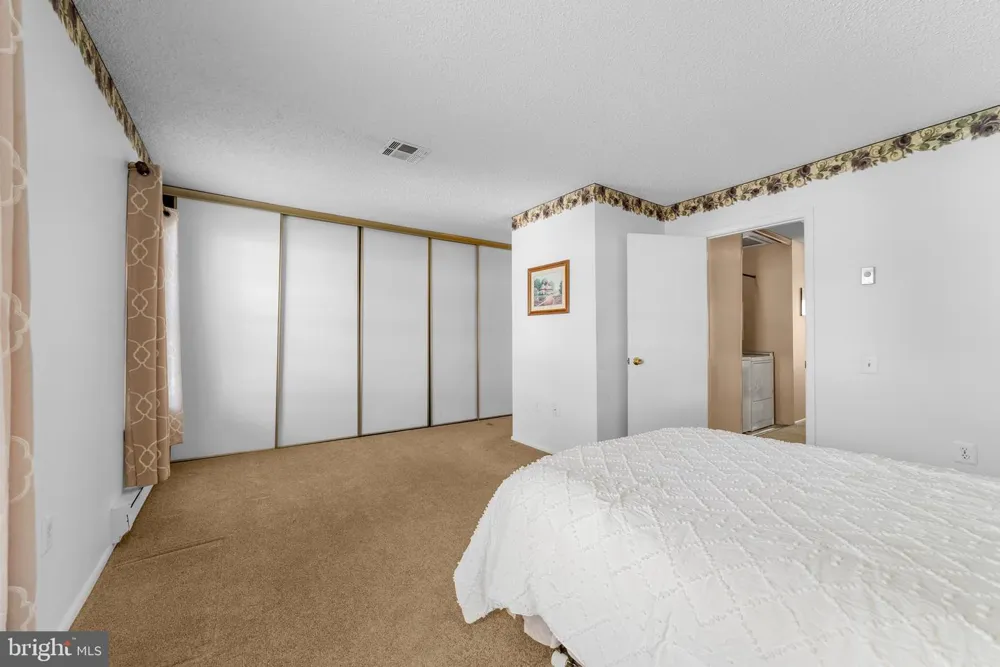 376 STIRLING DRIVE Monroe Township, NJ 08831