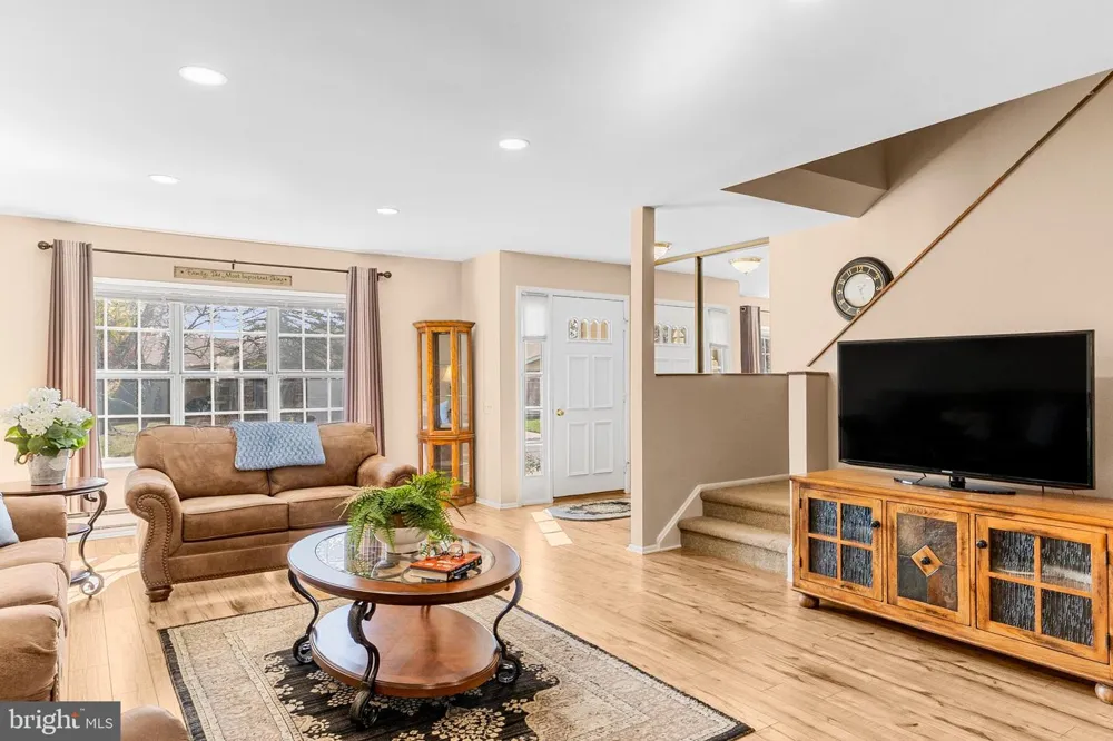 376 STIRLING DRIVE Monroe Township, NJ 08831