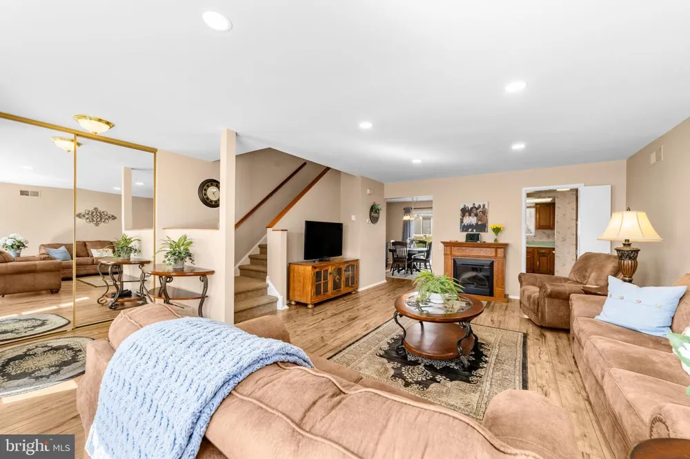 376 STIRLING DRIVE Monroe Township, NJ 08831