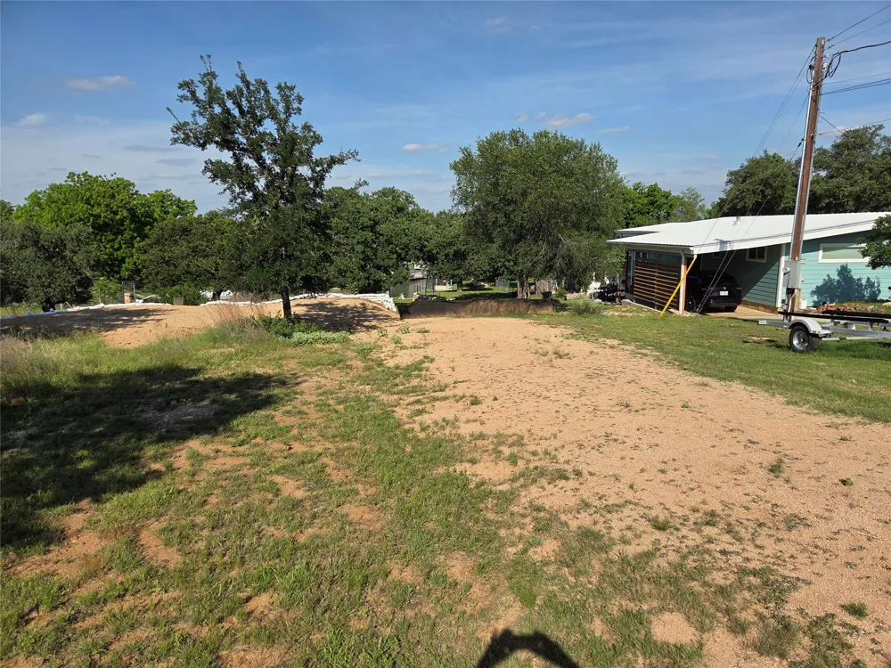 203 W Lakeshore Drive Sunrise Beach, TX 78643