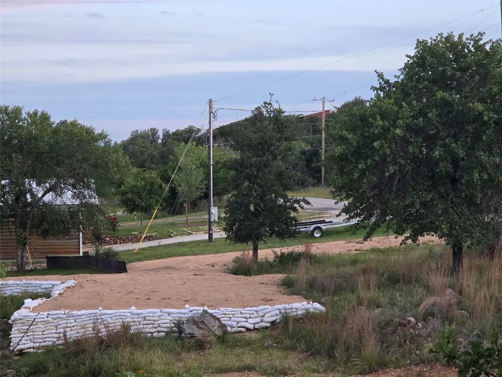 203 W Lakeshore Drive Sunrise Beach, TX 78643