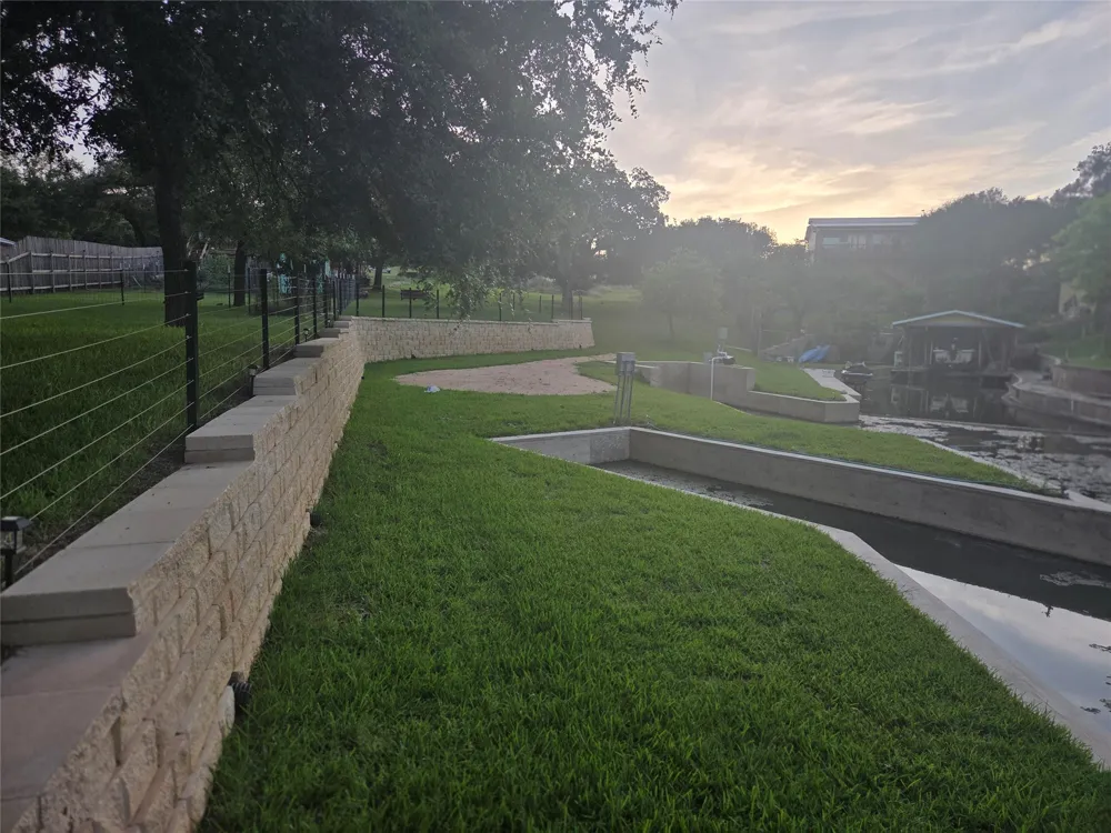 203 W Lakeshore Drive Sunrise Beach, TX 78643