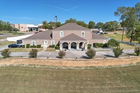 1241 Circle Drive