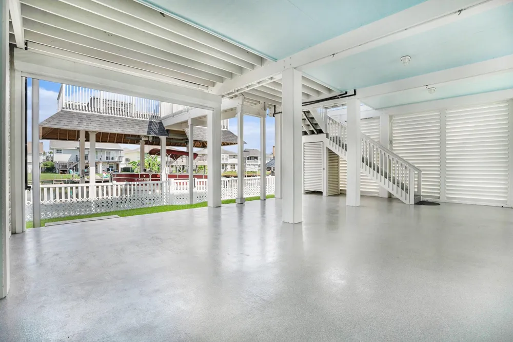 1171 Sailfish Street Bayou Vista, TX 77563