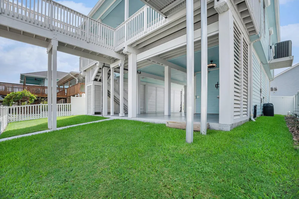 1171 Sailfish Street Bayou Vista, TX 77563