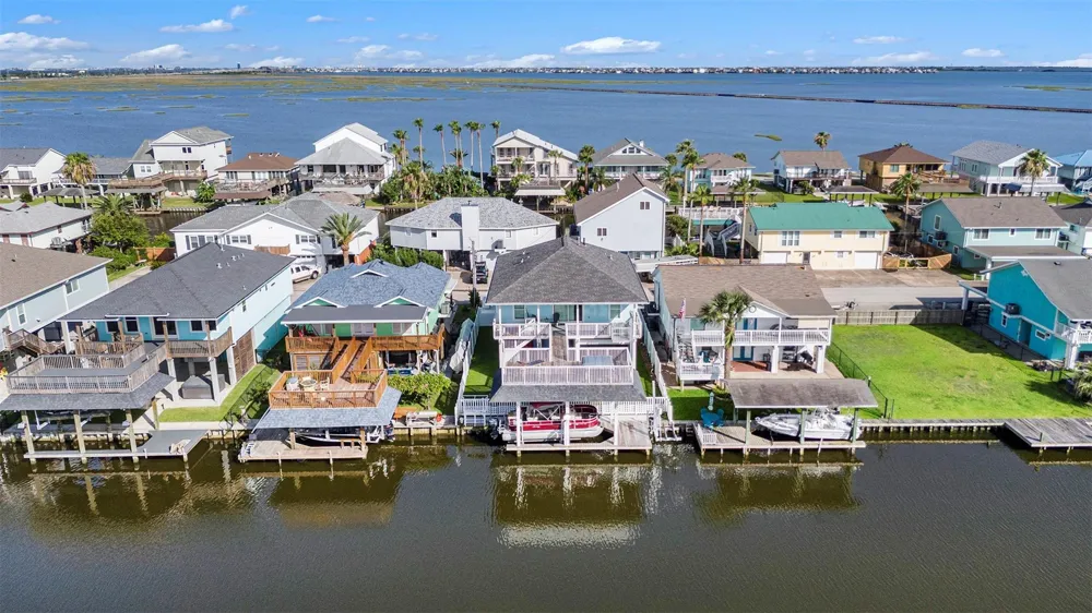 1171 Sailfish Street Bayou Vista, TX 77563