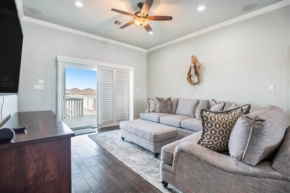1171 Sailfish Street Bayou Vista, TX 77563