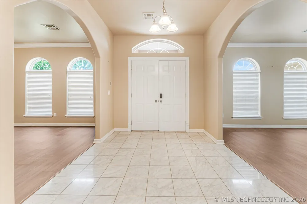 607 Nelson McAlester, OK 74501