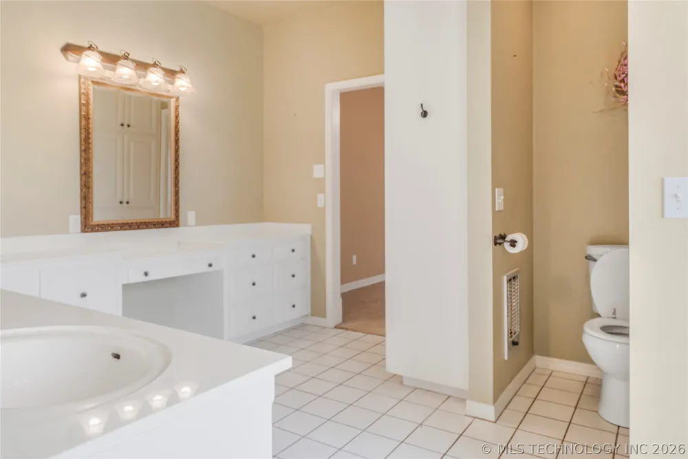 607 Nelson McAlester, OK 74501